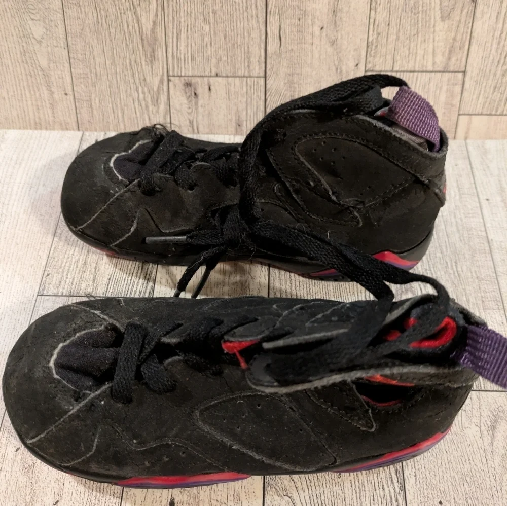 Jordan Kids Black and Purple Sneakers Size 10c